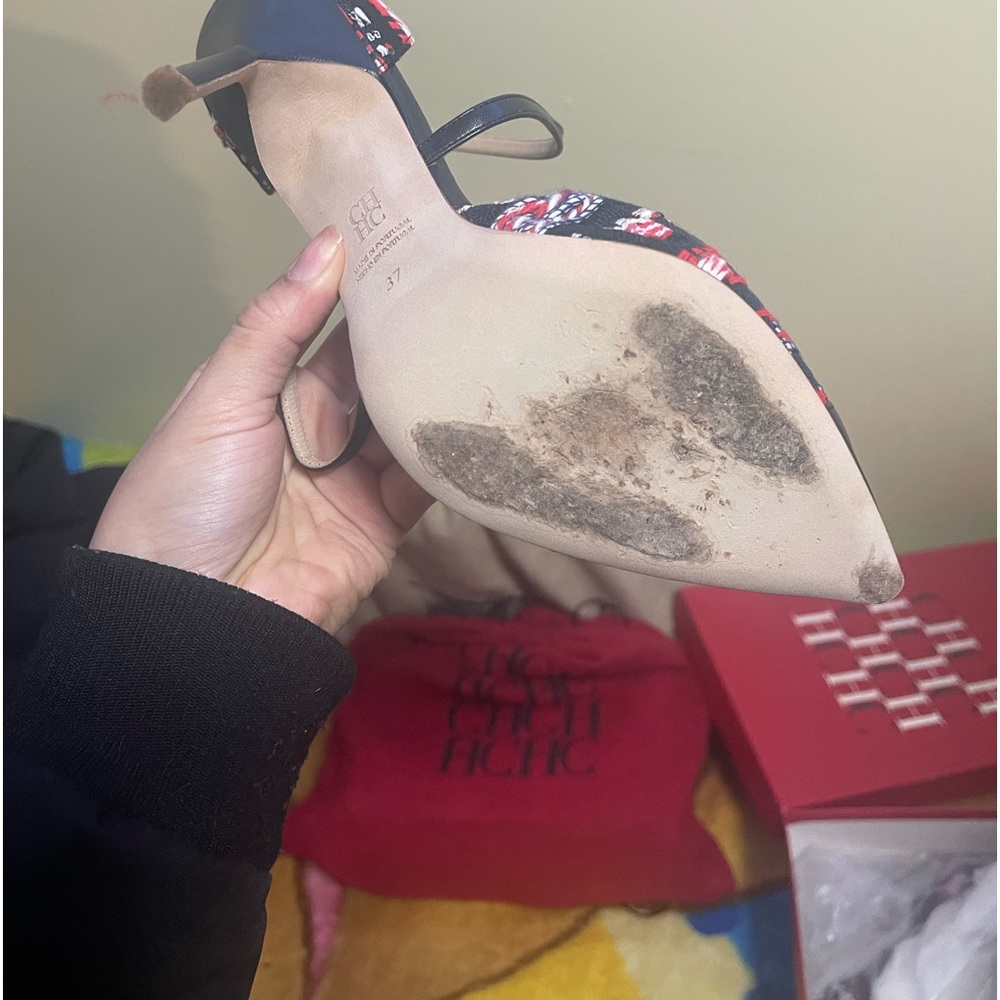 carolina herrera pointy heels